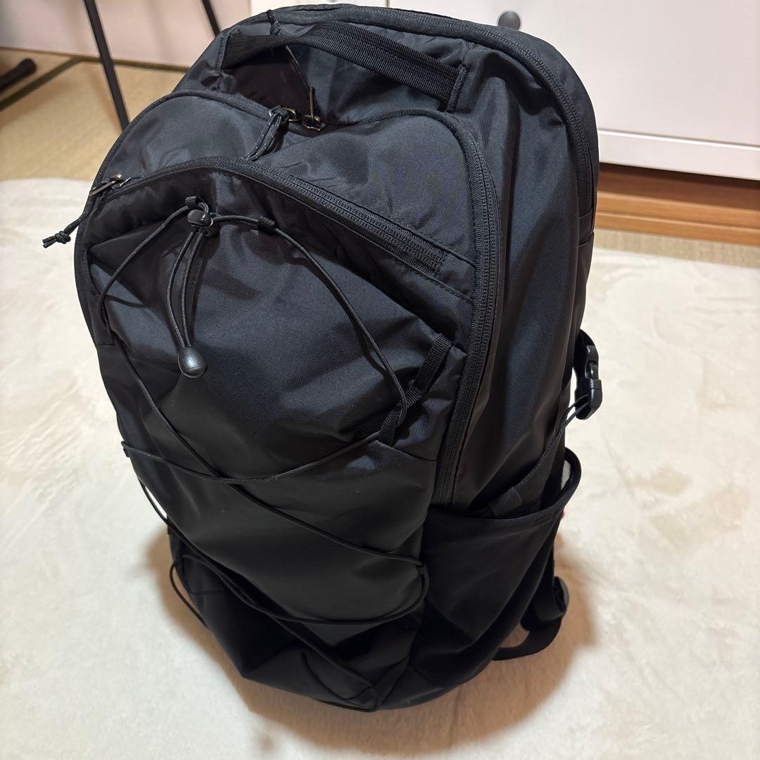 Patagonia レフュジオ・デイパック 30L ブラック