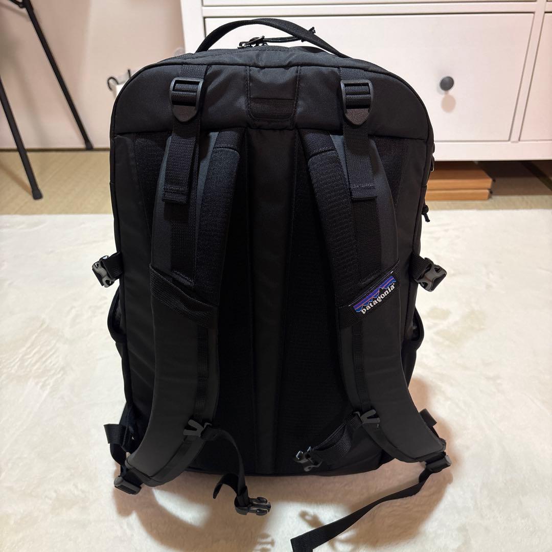 Patagonia レフュジオ・デイパック 30L ブラック