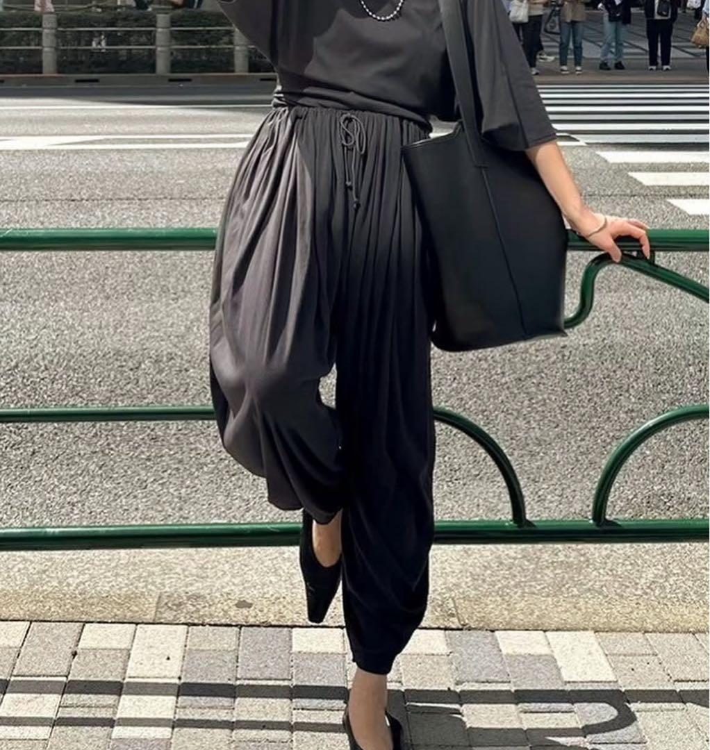 ウエストギャザーバルーンカットパンツ