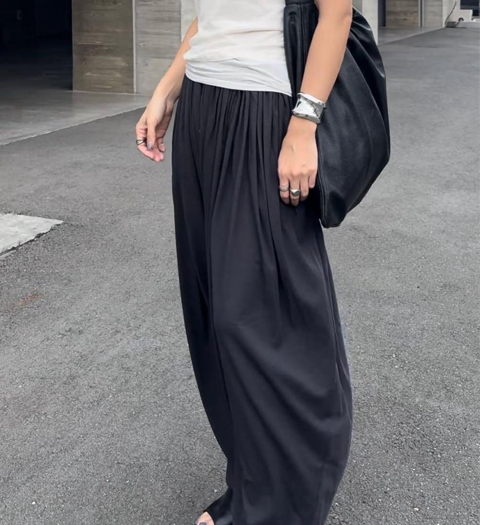 ウエストギャザーバルーンカットパンツ