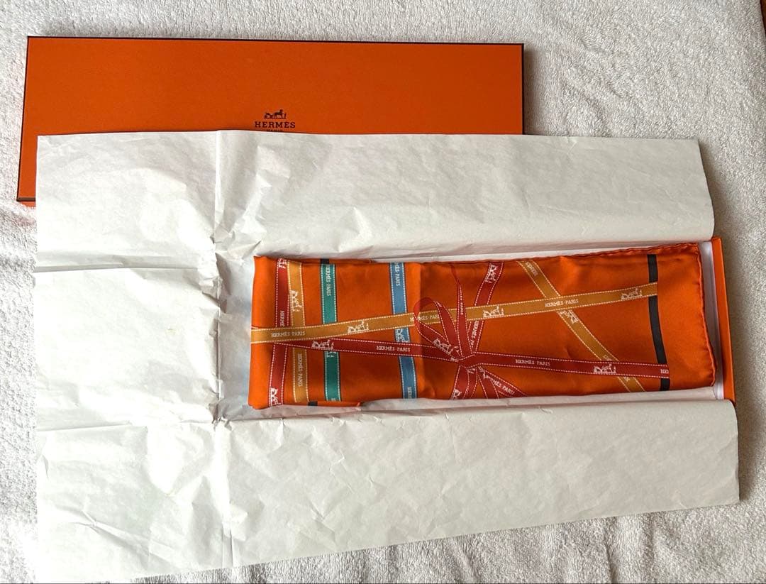 【今だけお値引き！】【美品】HERMES オレンジ シルクスカーフハンカチ