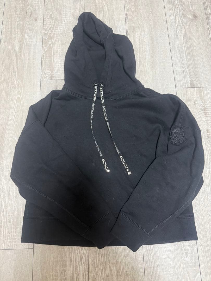 は*ん様 モンクレール　クロップド　オーバーサイズ　パーカー　ブラック　黒　s