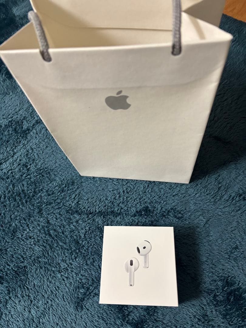 新品　未開封Apple AirPods 4 本体 アクティブノイズキャンセリング