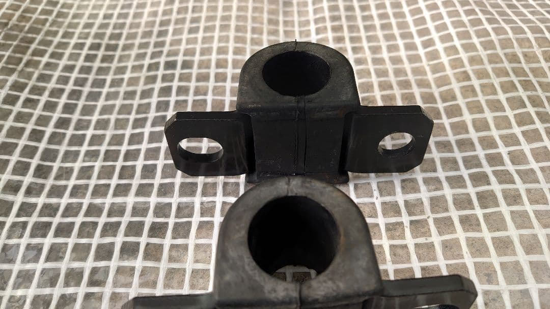 年末最終 これでどうだ価格破壊アルファード30系クスコ製 リア スタビライザー