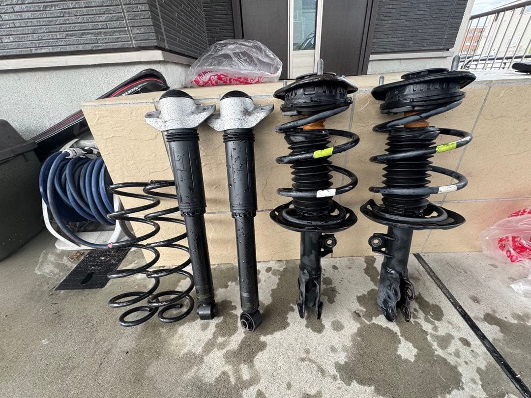 S*i様 プリウス50前期用サスペンションキット 一式 車両用 黒