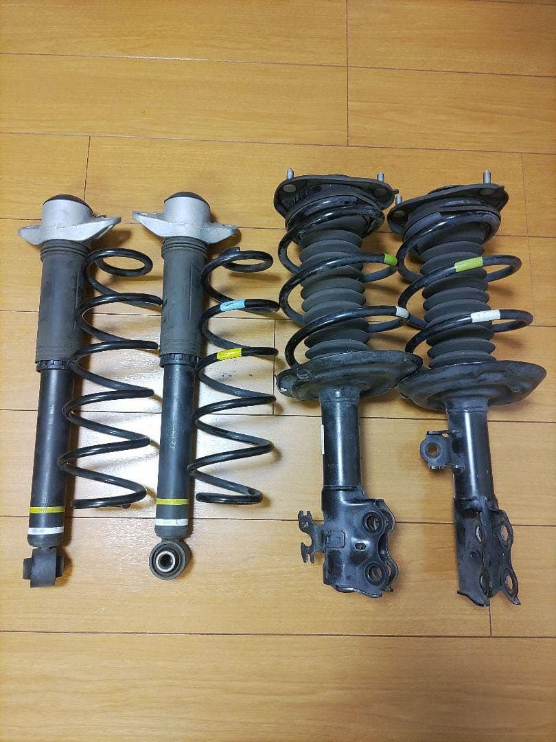 S*i様 プリウス50前期用サスペンションキット 一式 車両用 黒