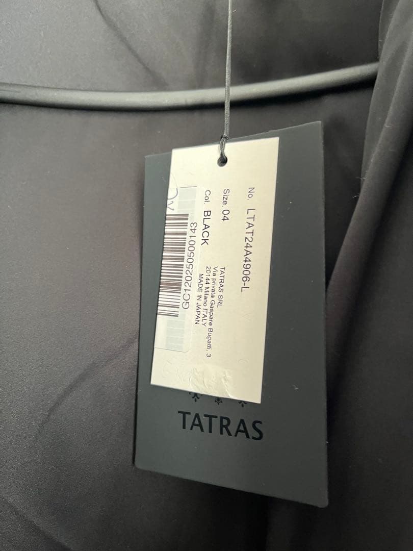 新品未使用♡TATRAS YUMOLAフード付きフェイクファーブルゾン