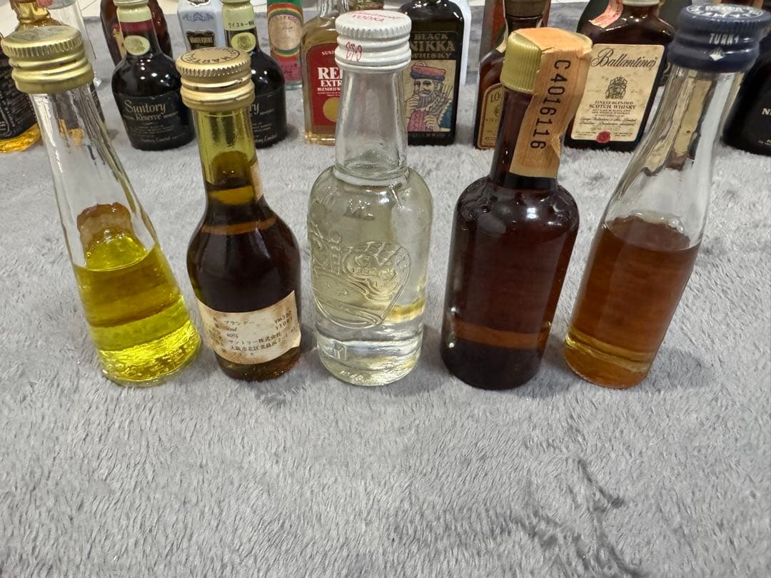 t*n様 ウィスキー　ブランデー　他　ミニチュアボトル44本セット