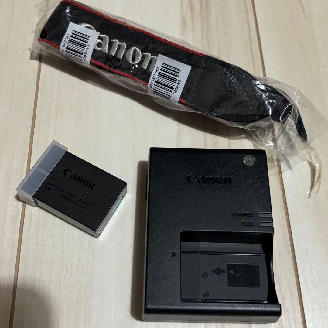 キャノン キス Canon EOS Kiss x9 ダブルレンズ