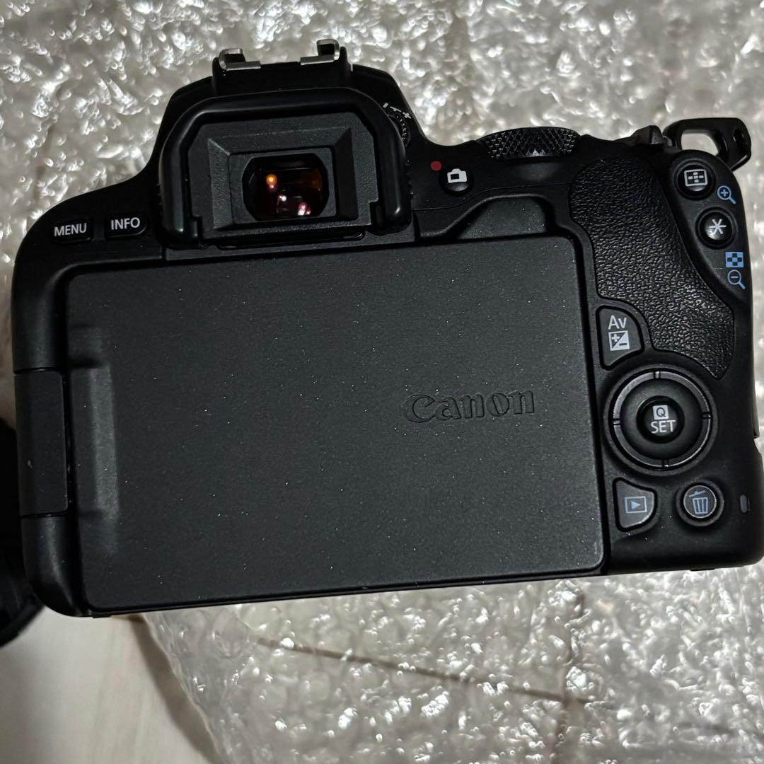 キャノン キス Canon EOS Kiss x9 ダブルレンズ