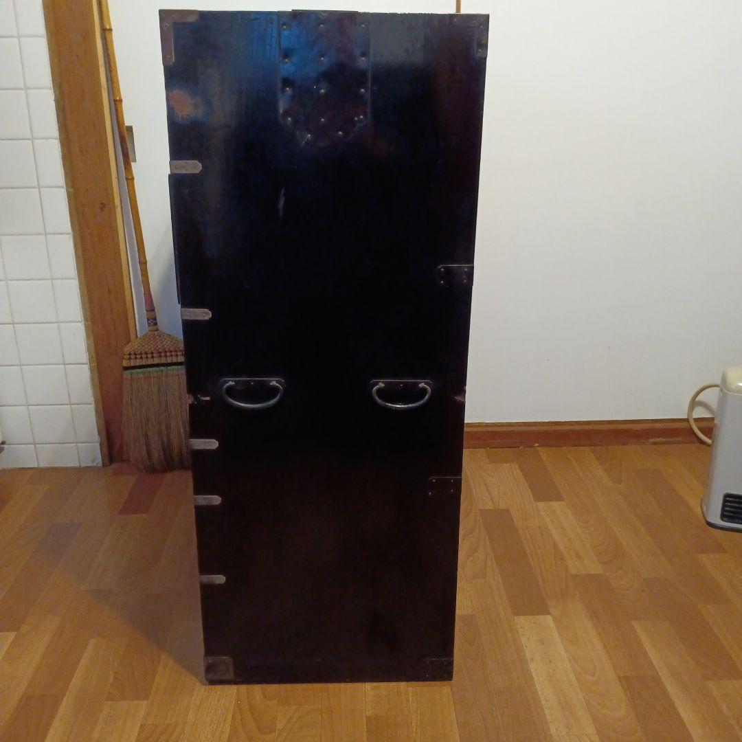 渋い箪笥です。