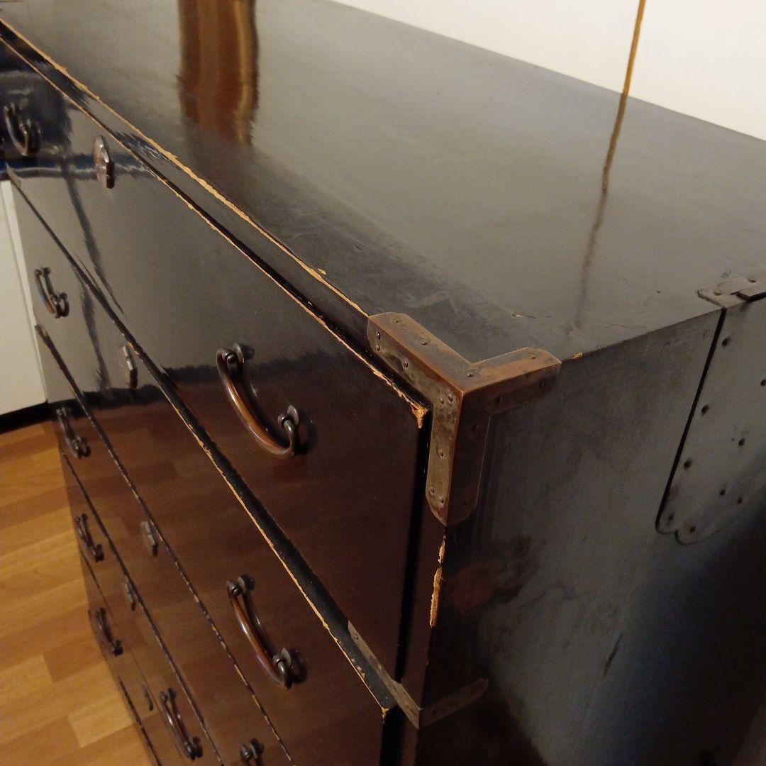 渋い箪笥です。