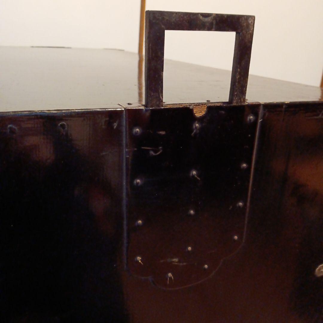 渋い箪笥です。