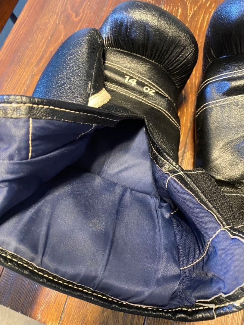 Winning ボクシンググローブ 14oz ブラック