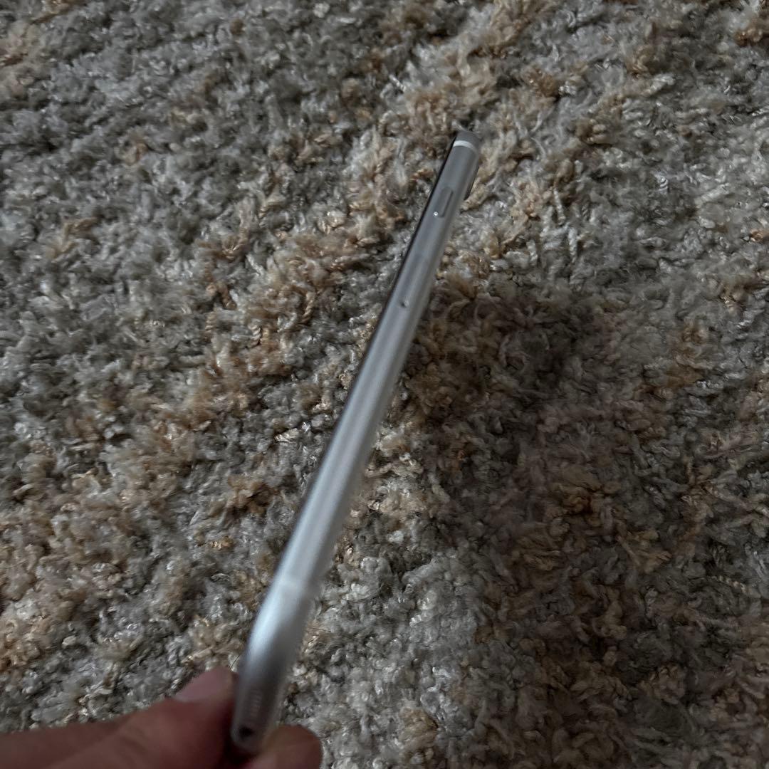 iPhone SE（第2世代）　256G バッテリー77%