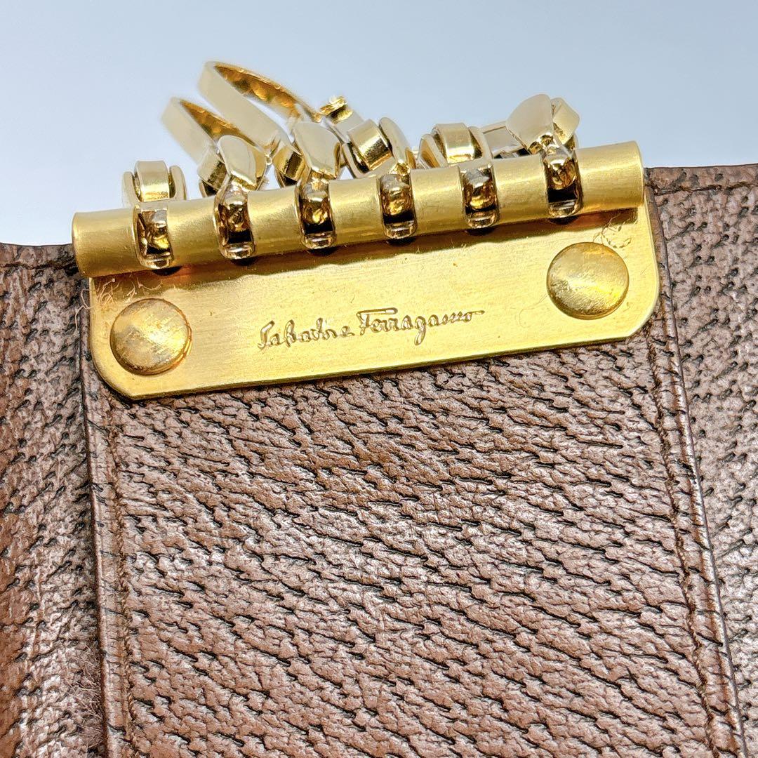 【美品】フェラガモ レザー ガンチーニ 6連 キーケース ピッグレザー
