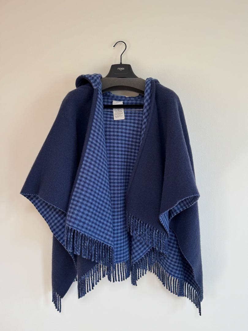 FENDI フード付きネイビーポンチョ