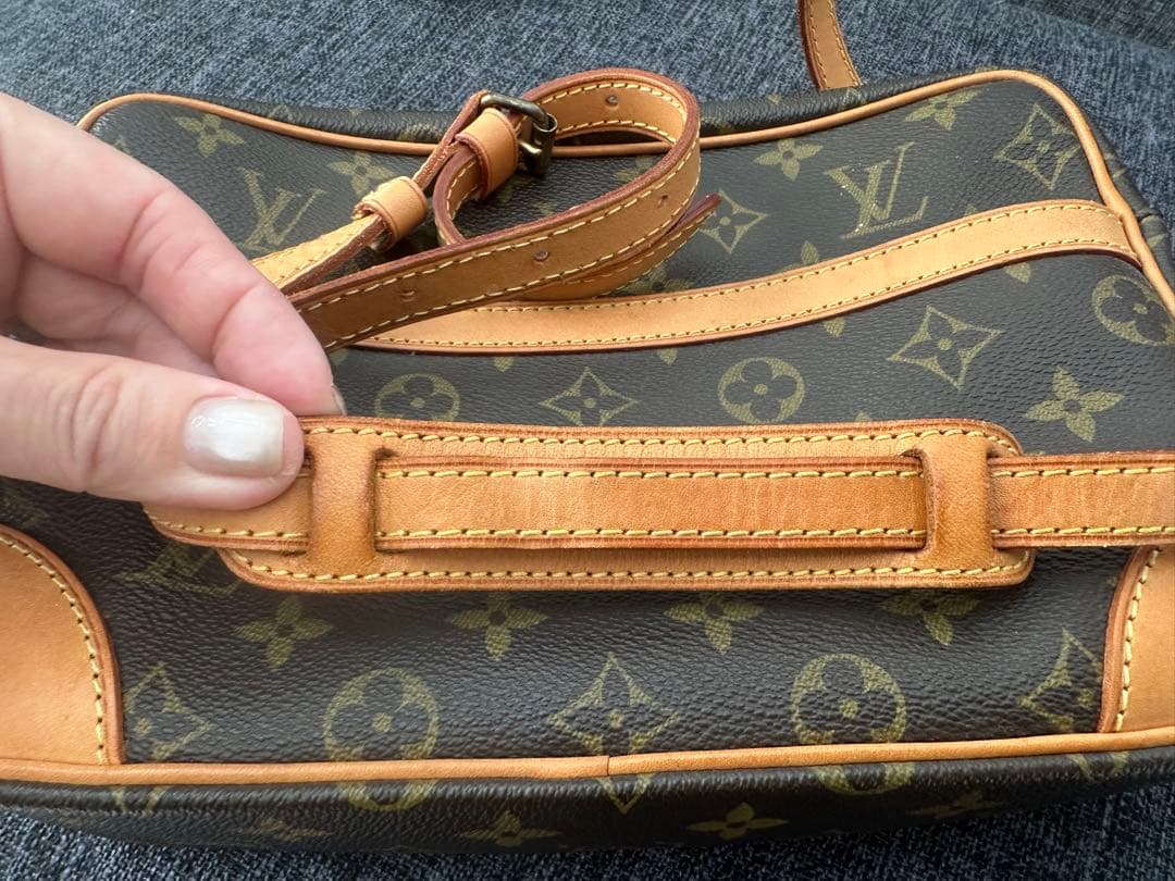 Louis Vuitton ショルダーバッグ ブラウン