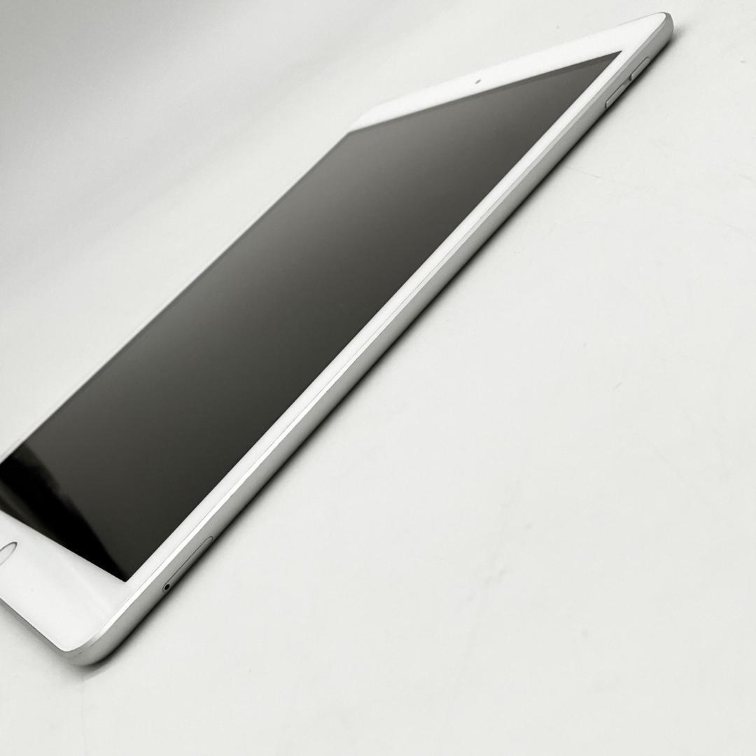 0105-01【新品同様】【使用期間2週間程度】iPad第7世代