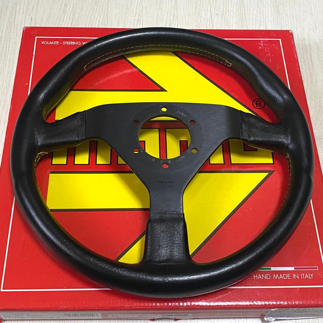 MOMO VELOCE RACING 320mm ステアリング