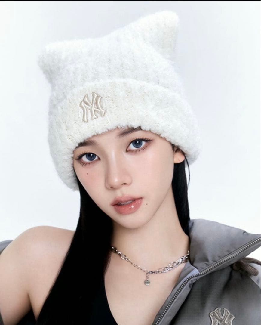 MLB korea aespa カリナ 着用 ビーニー 猫耳 白