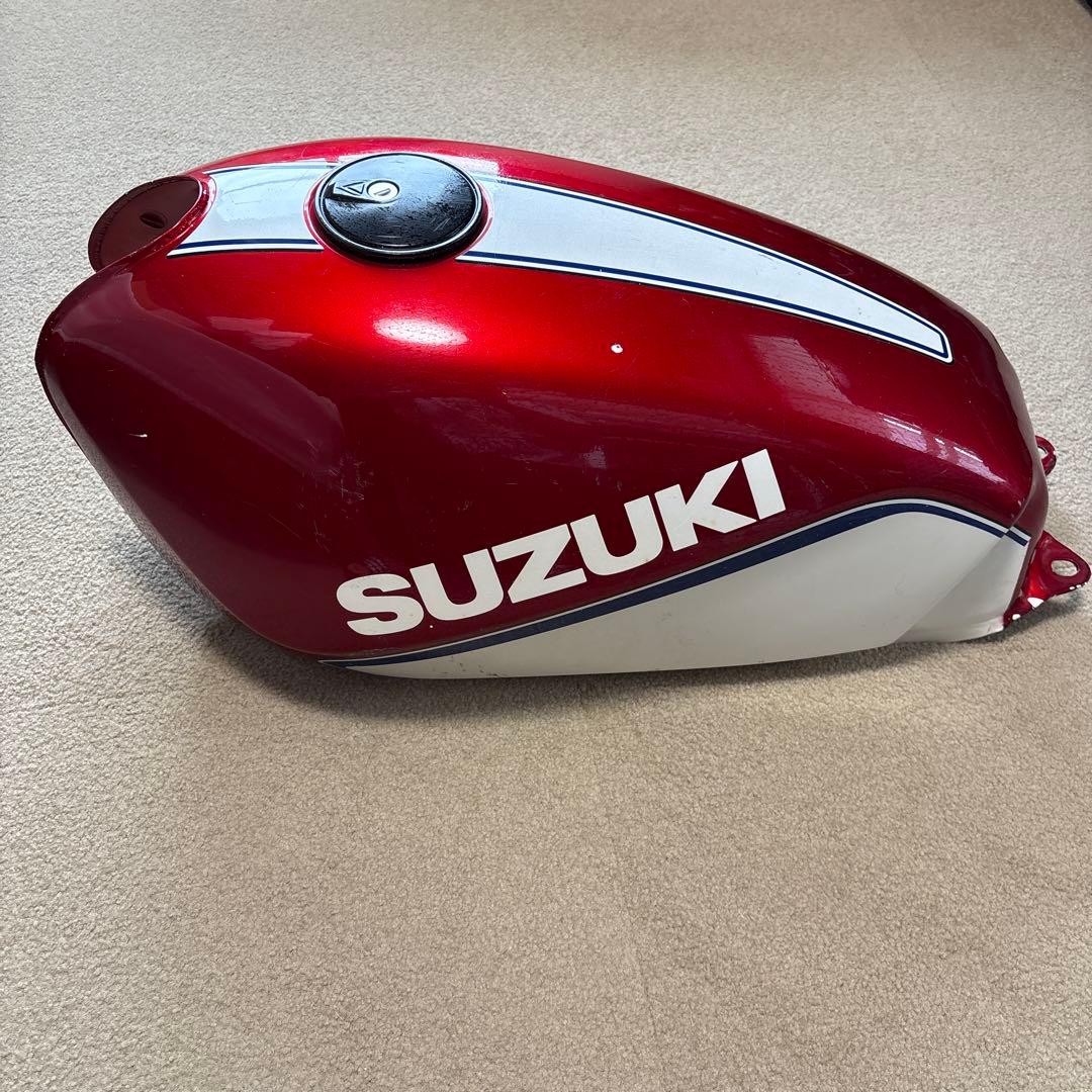 GSX400FS タンク凹凸無し　純正塗り替え無しオリジナルペイント