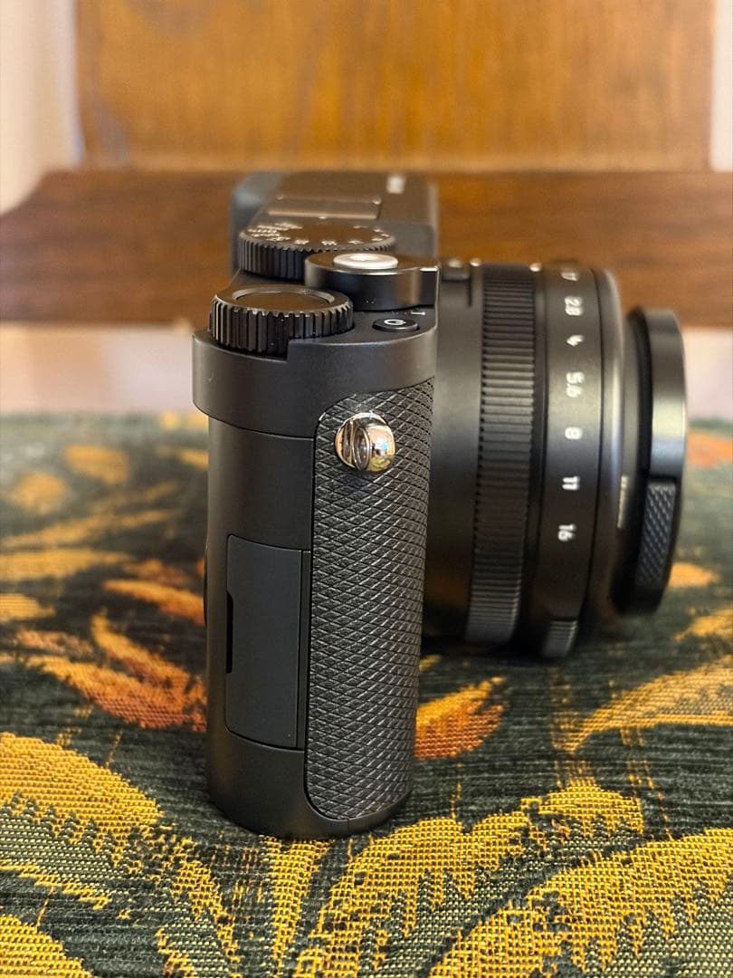Leica ライカ D-LUX8（レザーケースとオートレンズキャップ付き）