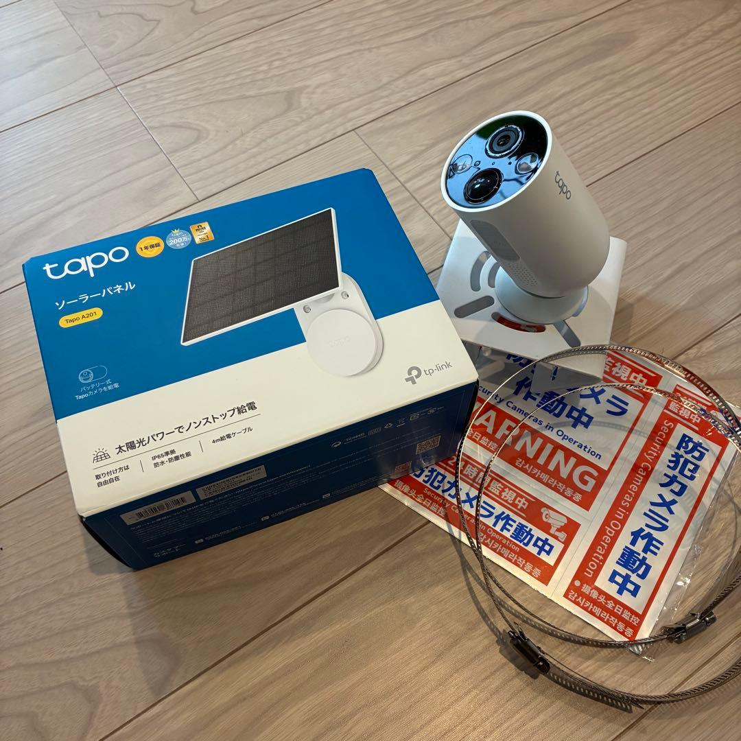 美品　 TAPO 防犯カメラ　ソーラーパネル付き　2KQHD
