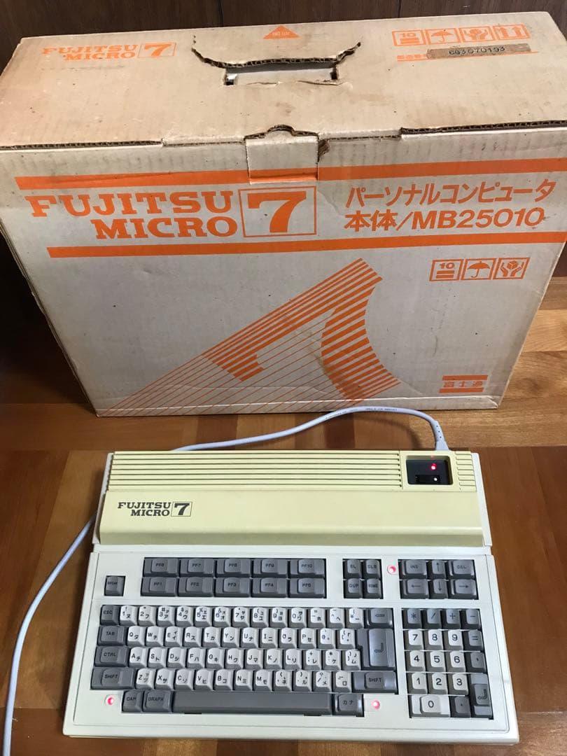 富士通FM7 FUJITSU MICRO 7 MB25010 レトロPC