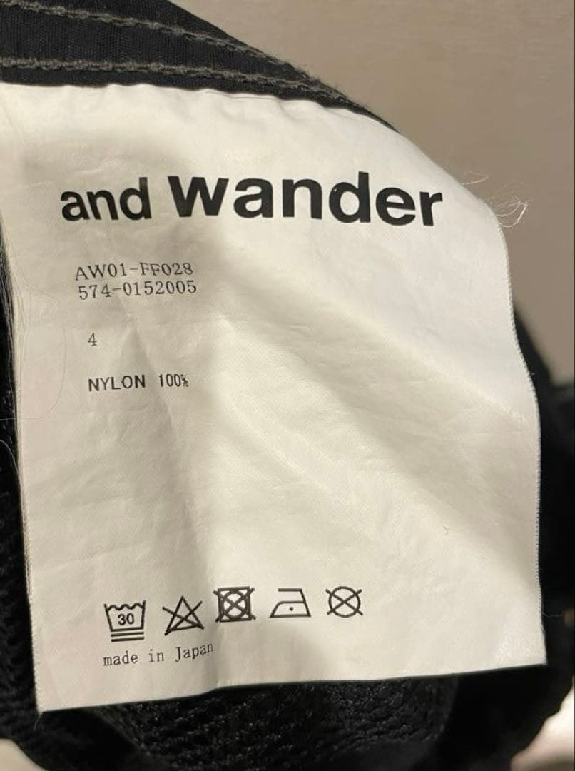 and wander ナイロンクライミングパンツ