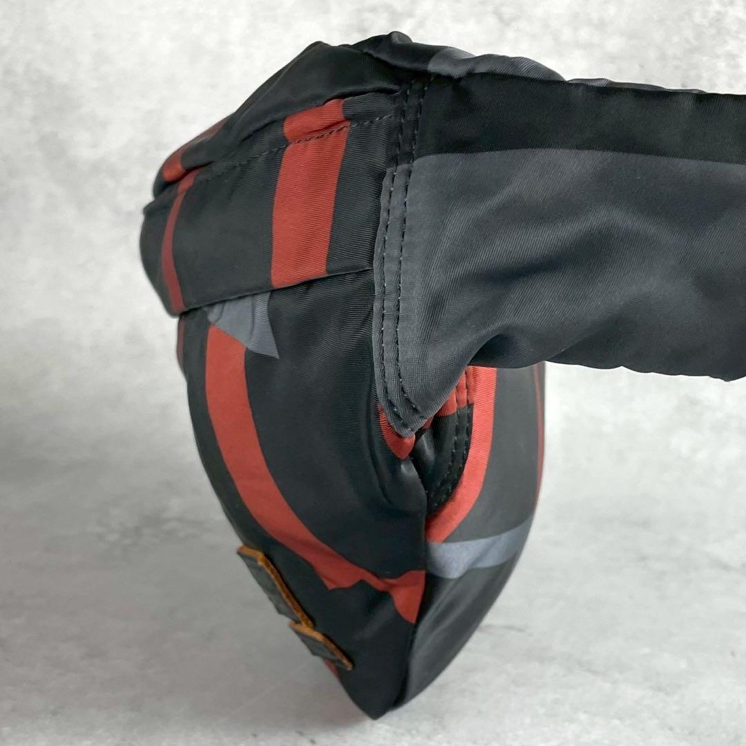 極美品 マルニ ポーター ボディバッグ ストライプ ナイロン ブラックレッド