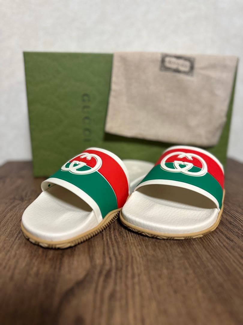 GUCCI インターロッキングG スライドサンダル
