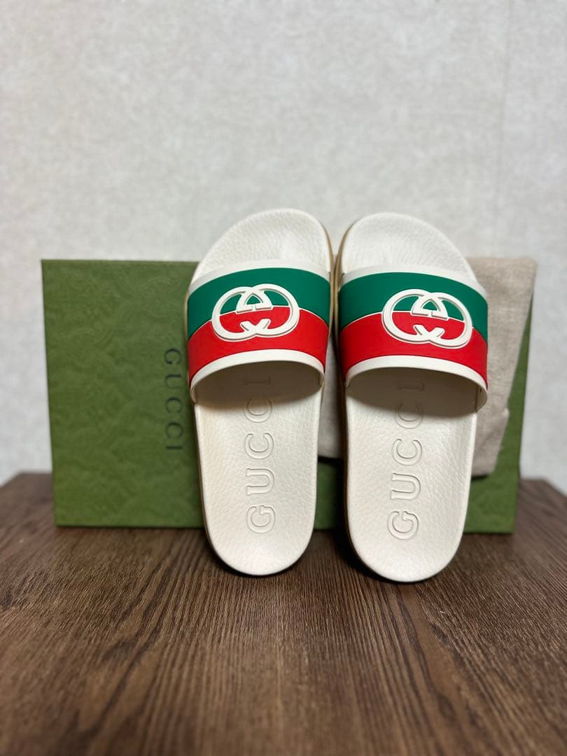 GUCCI インターロッキングG スライドサンダル