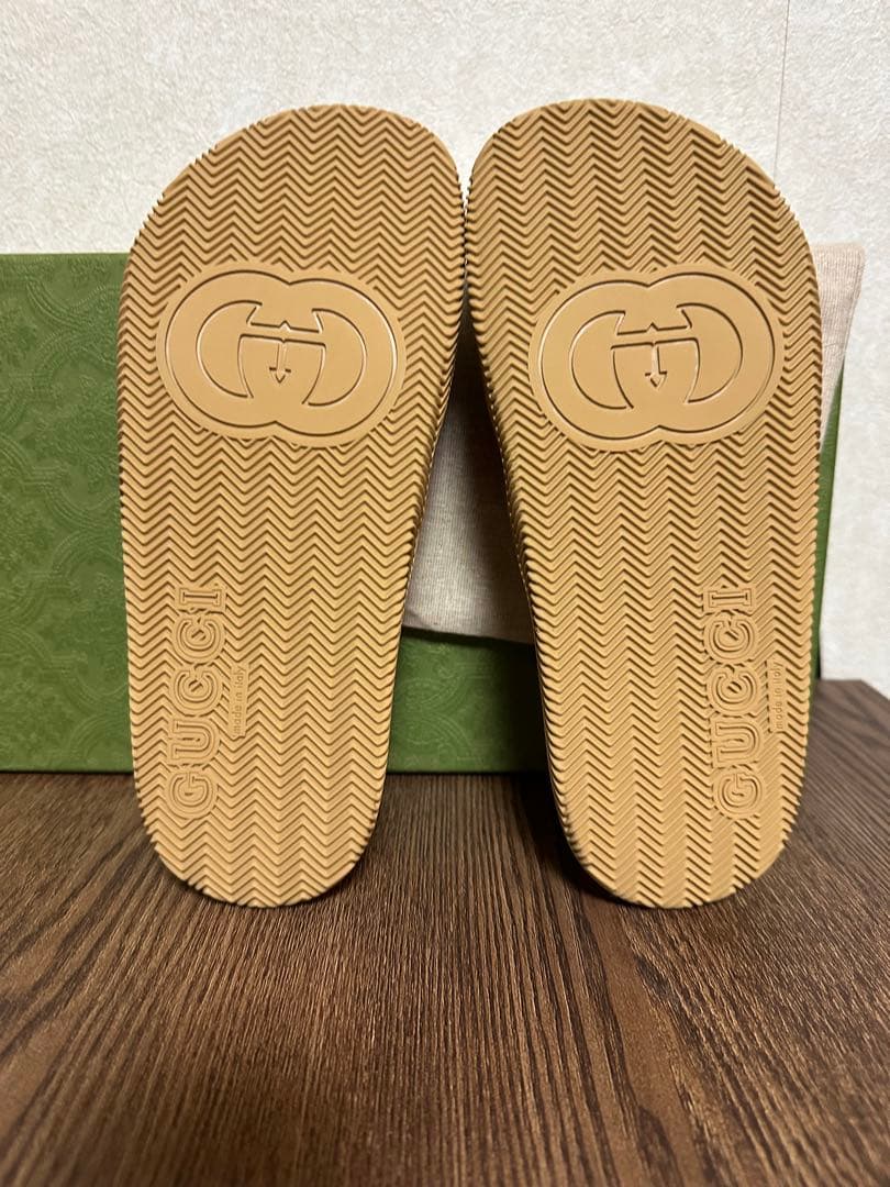 GUCCI インターロッキングG スライドサンダル