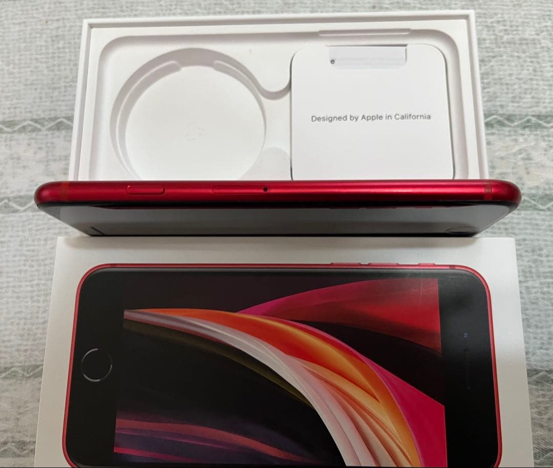 美品iPhone SE 第2世代　64GB PRODUCT (RED)