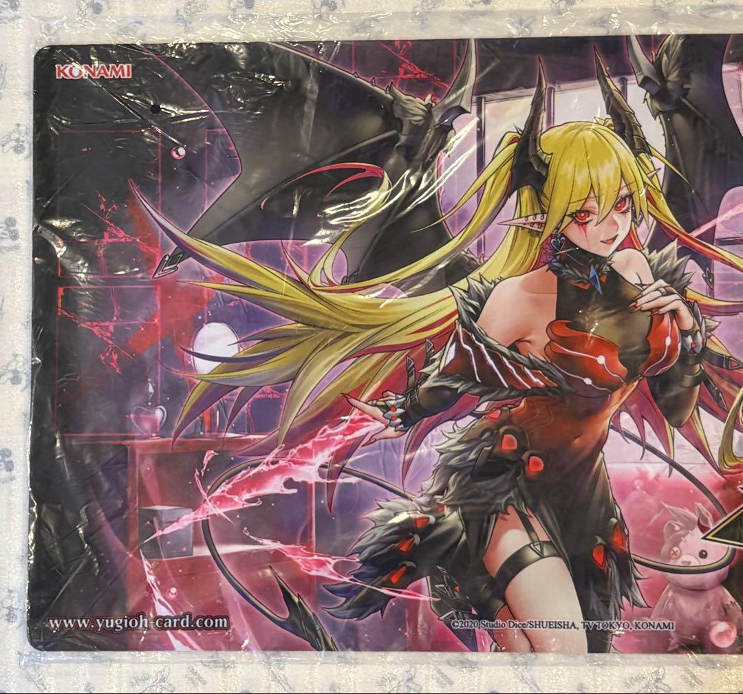 希少 海外限定 紅涙の魔ラクリモーサ judge プレイマット 遊戯王 新品