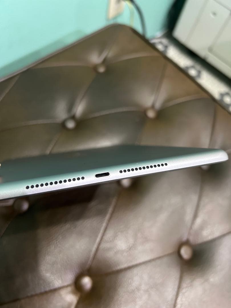 Apple iPad 第5世代 Wi-Fiモデル 32GB (MP2F2J/A)