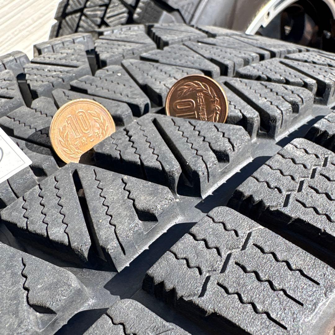 しろ　 プラド150 17インチ スタッドレスタイヤセット