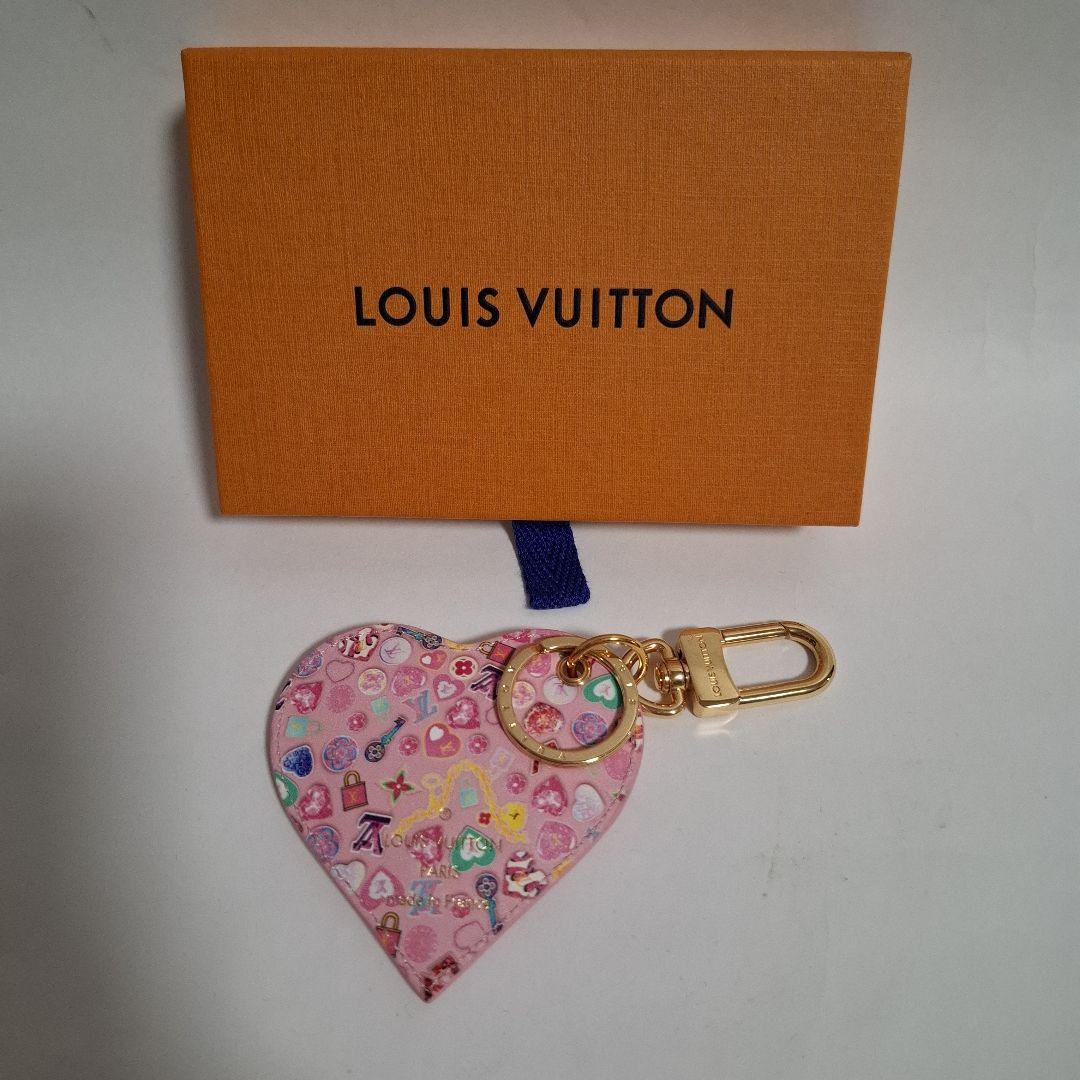 Louis Vuitton ハート型チャーム