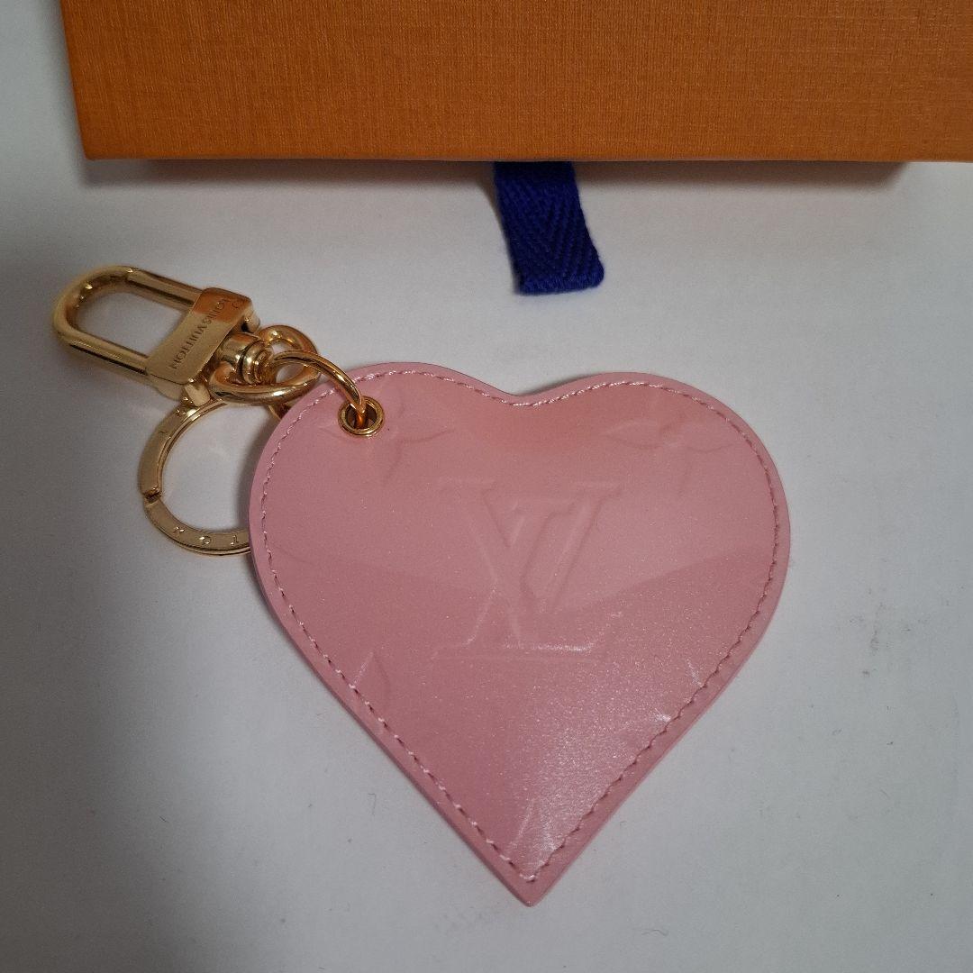 Louis Vuitton ハート型チャーム