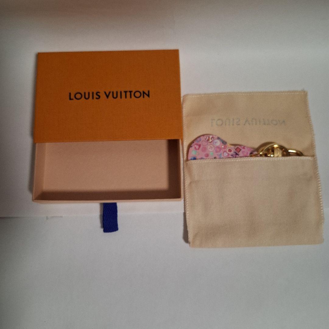 Louis Vuitton ハート型チャーム