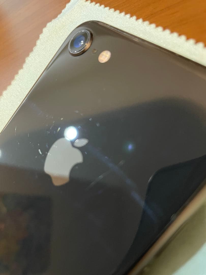 Apple iPhone 8 スペースグレー　64GB