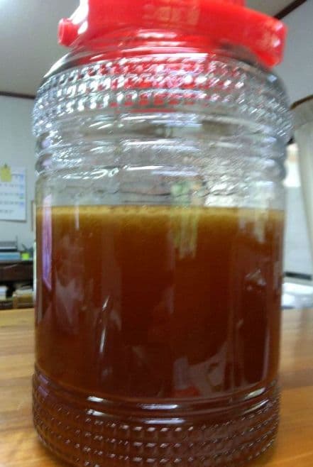 ☆日本ミツバチ　2年蜜　天然蜂 糖度約83度　正味550g×2個　兵庫県産