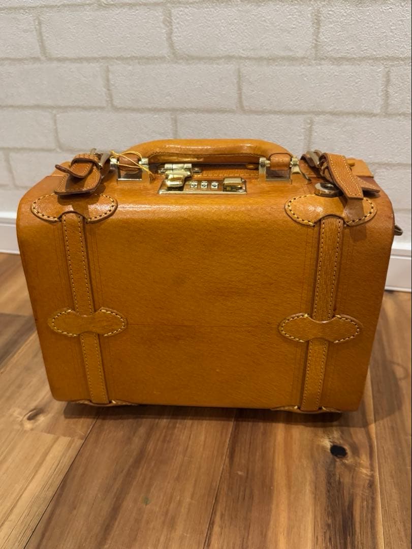 【未使用】LEAVESリーブス　レザー　ミニトランク　レトロ　ハンドメイド　底鋲