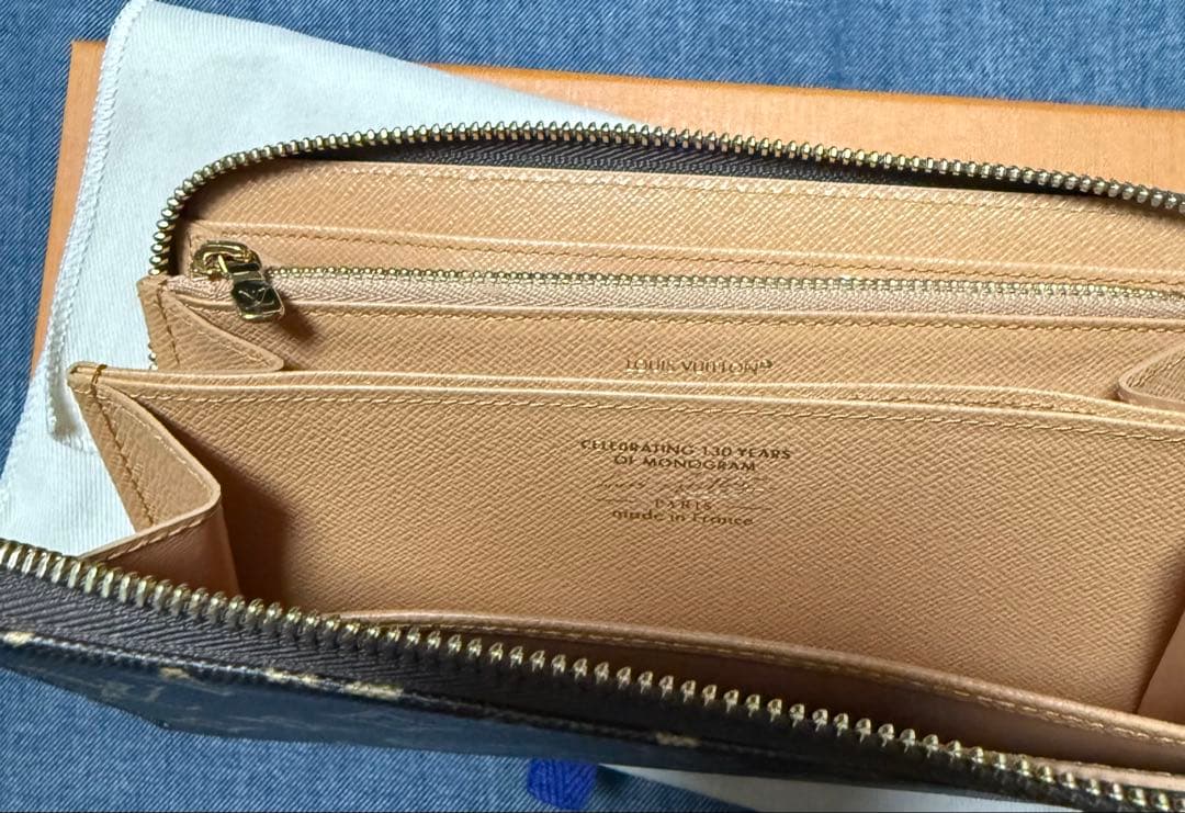 LOUIS VUITTON ジッピーウォレット