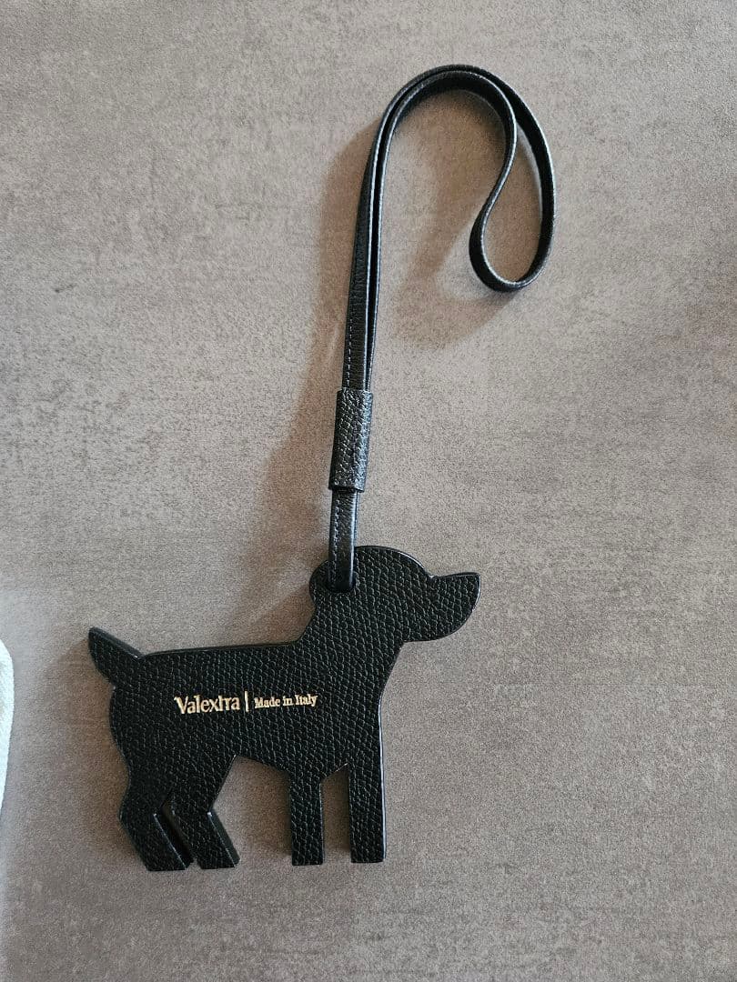 ヴァレクストラ　レザーバッグチャーム　犬