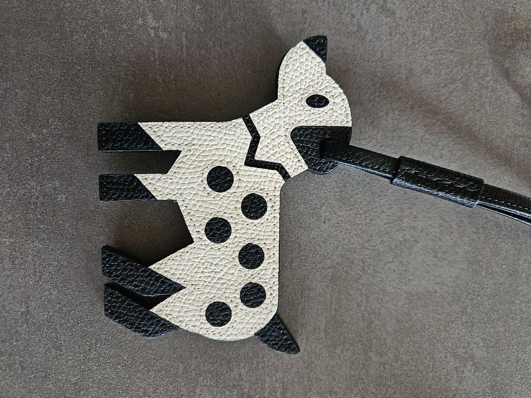 ヴァレクストラ　レザーバッグチャーム　犬