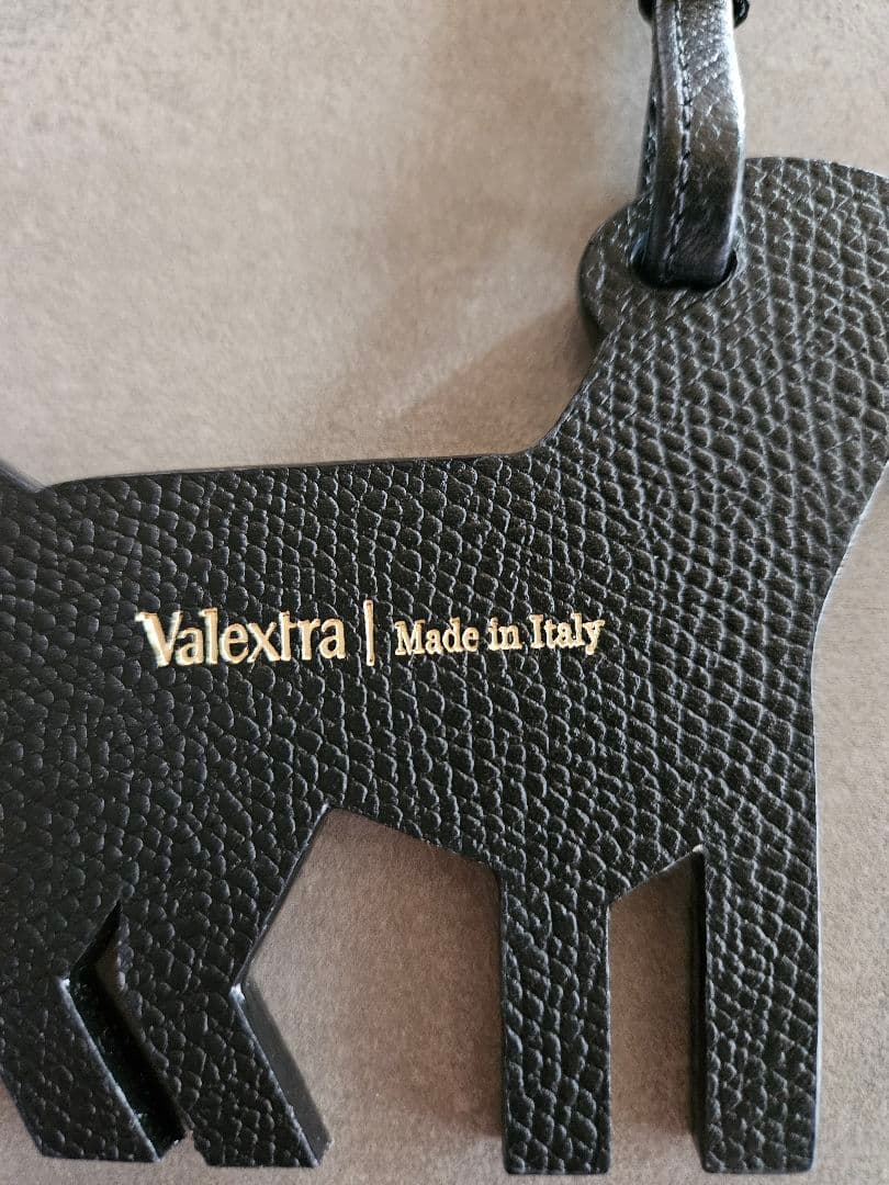 ヴァレクストラ　レザーバッグチャーム　犬