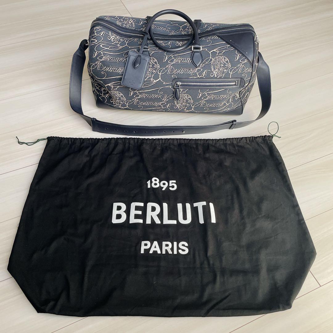 【ベルルッティ】スクリプトロゴプリント ボストンバッグ
