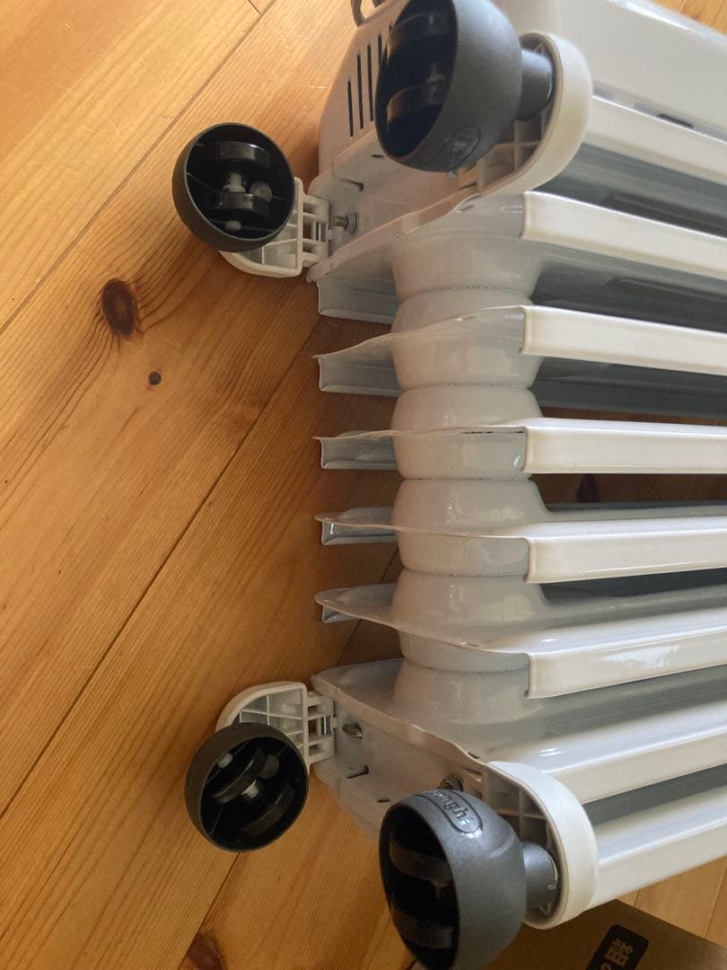 <送料無料> DeLonghi アミカルド オイルヒーター